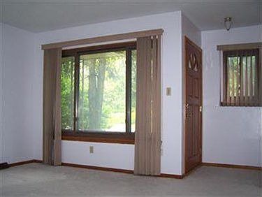 3rd image of 19723 Parkmount Ave