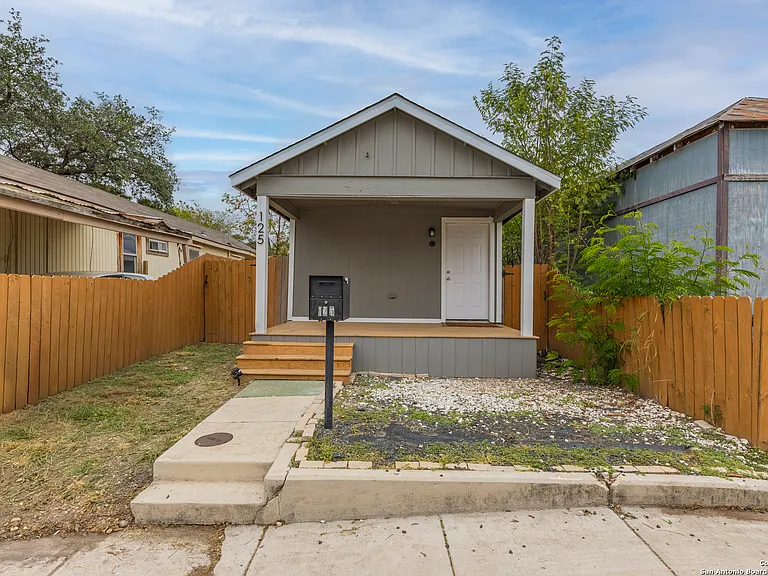 125 Forrest Ave — Photo 15