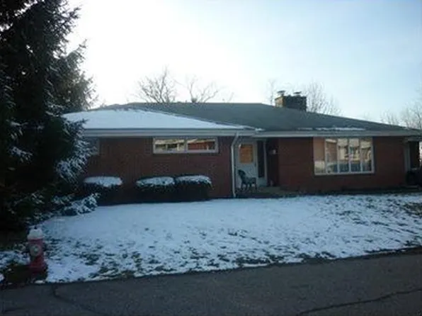 1561 Fairmont Dr, New Kensington, PA 15068