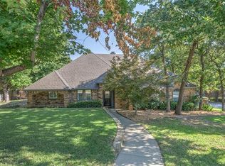 2942 Crestline Dr, Grapevine, TX 76051