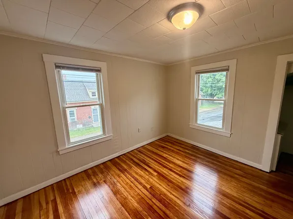 9 Elm Street, 9 Elm St #F, Brooklyn, CT 06234