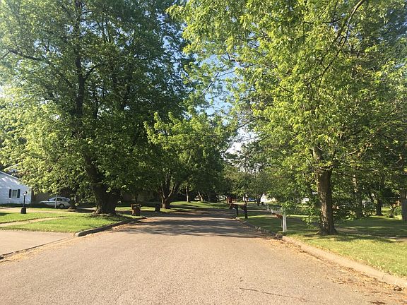 4th image of 812 Princeton Dr