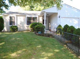 1 Lakeview Dr, Marlboro, NJ 07746