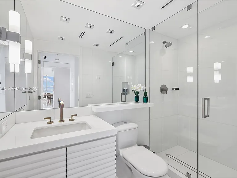 6899 Collins Ave #2208 — Photo 42