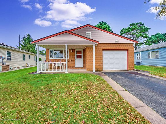4th image of 32 La Dunette Dr