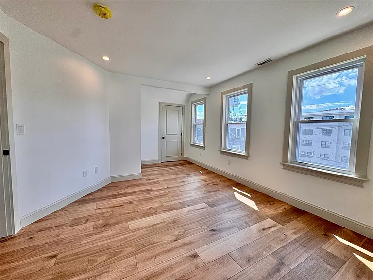 7 Hardy St #2 — Photo 25