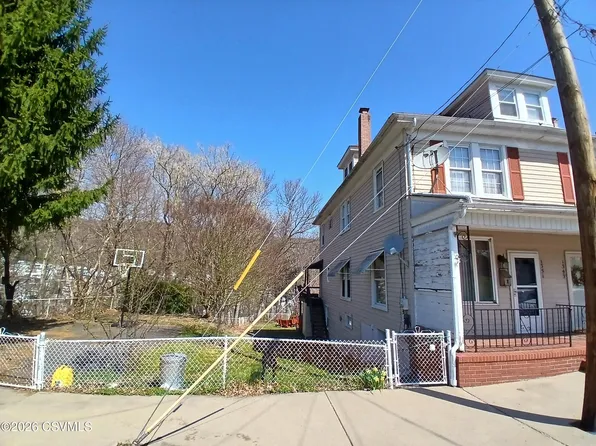 1351 W Spruce St, Coal Township, PA 17866