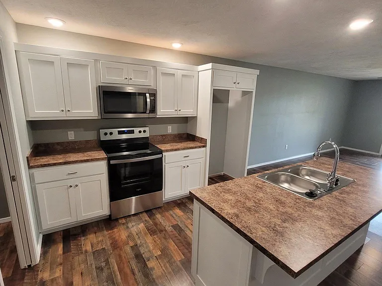 743 Olive St #B — Photo 2