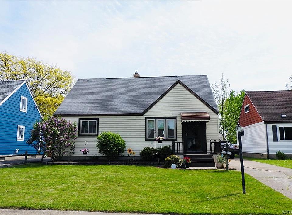 1st image of 15 Rogers Dr