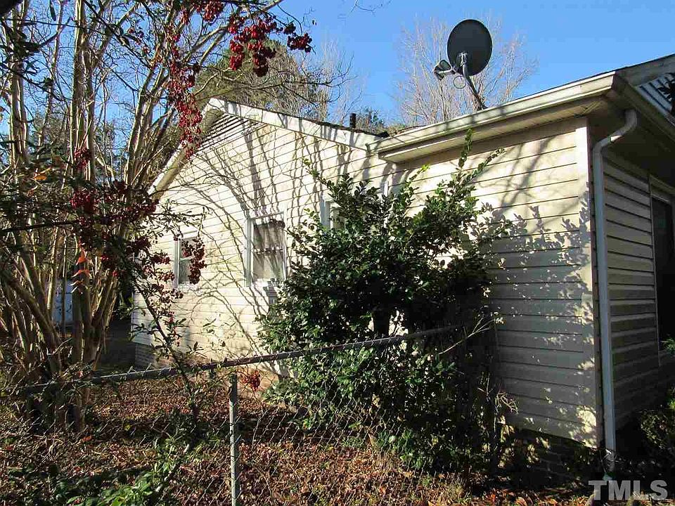2nd image of 230 Omega Rd