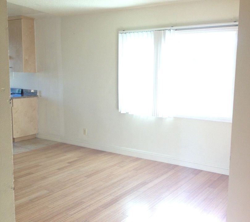 1st image of 12615 Oxford Ave APT F