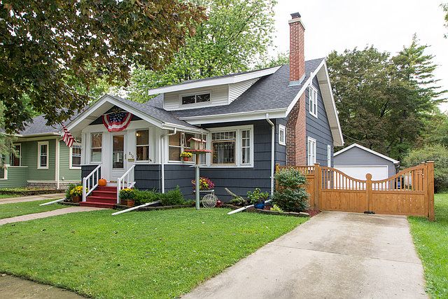 1st image of 210 Sophia St