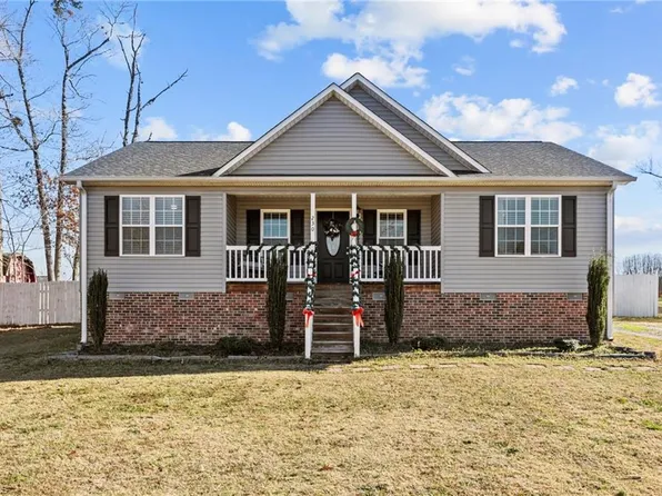 230 Tarheel Dr, Archdale, NC 27263
