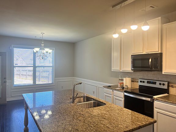 5th image of 9004 Lexington Ct