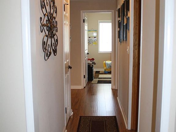5th image of 415 W Longview Ave