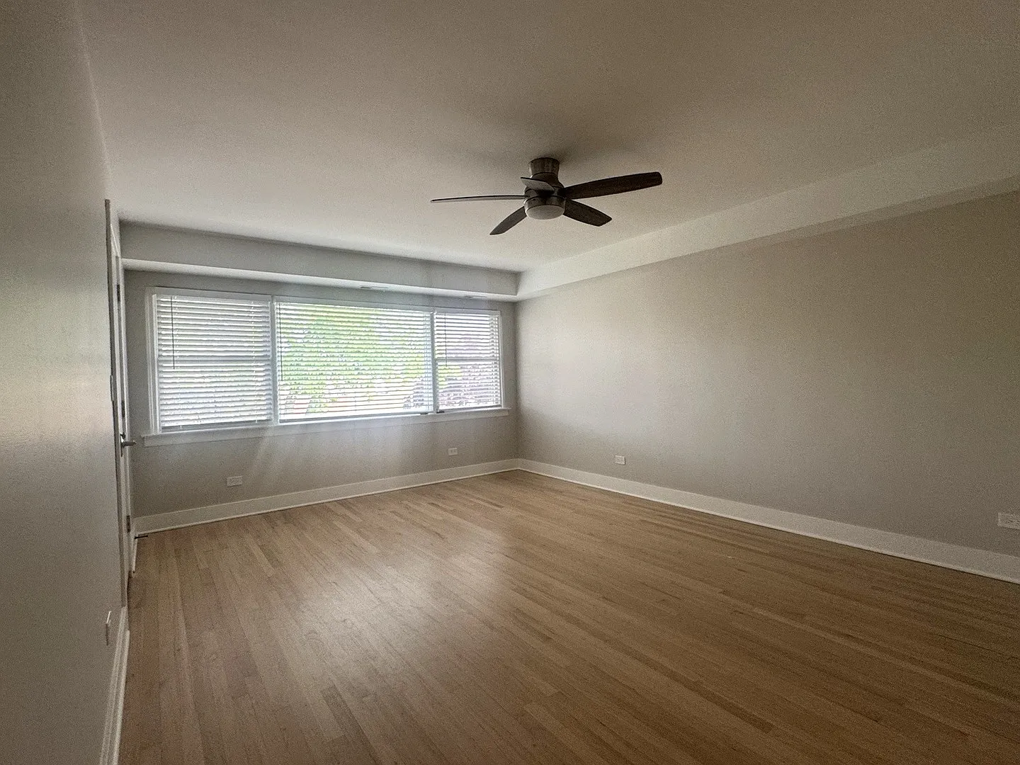 3 bed, 1.5 bath, 1500 sqft, $2,800 — Photo 2