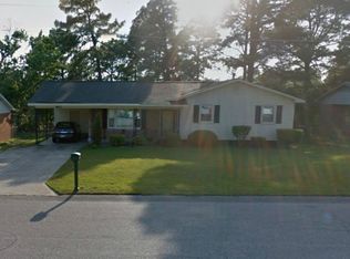 807 Fresno Dr, Fayetteville, NC 28303