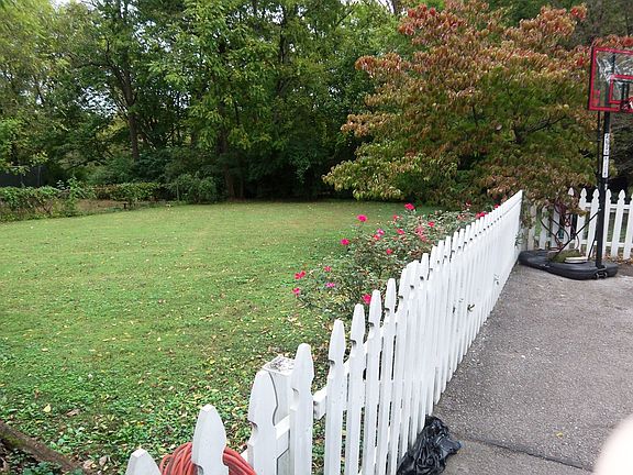 4th image of 109 Blue Hills Ct