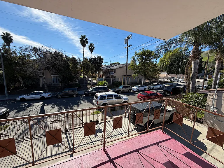 4741 1/2 Klamath Pl — Photo 2