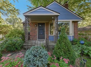 210 N Clubview Dr, Ypsilanti, MI