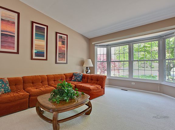 4th image of 1144 Tamarack Ln