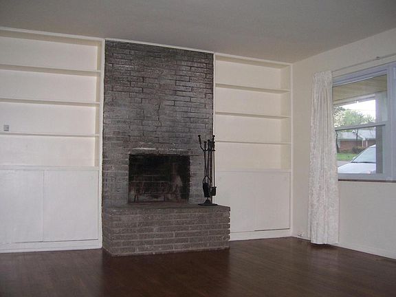 3rd image of 227 Green Pine Ave