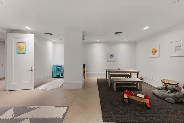 Sold by Nest Seekers International | media 7