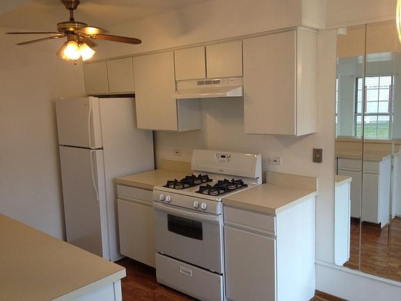 5th image of 1682 College Green Dr #1682
