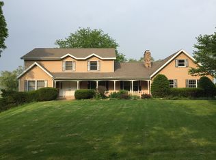 105 Hackney Ln, Valparaiso, IN 46385