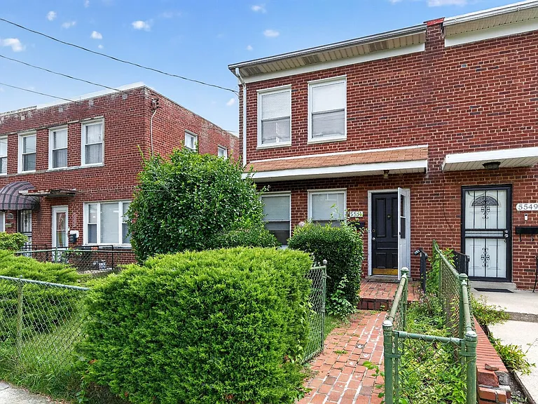 5551 Chillum Pl NE — Photo 1