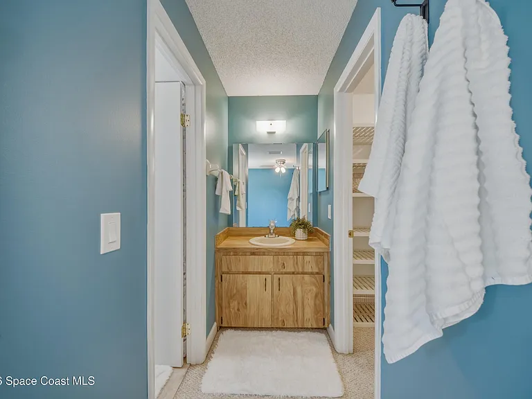 2224 Westminster Dr — Photo 17