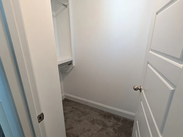 555 Gresham Ln #4A — Photo 9