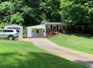 1090 Ferguson Dr, Kenova, WV 25530