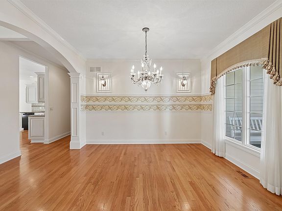 5th image of 6908 NW 83rd Ave