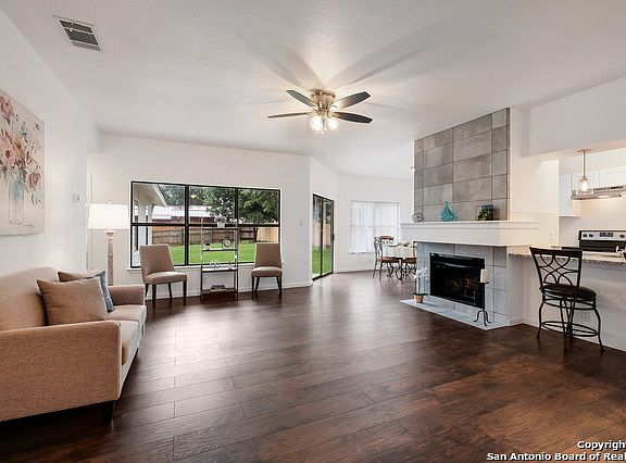 4th image of 10362 Cedarbend Dr