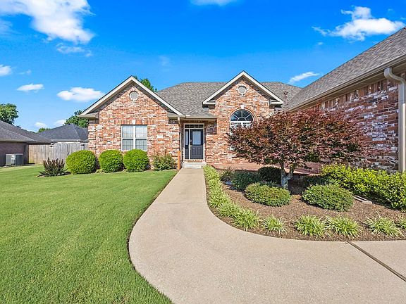 3rd image of 501 Cross Creek Dr