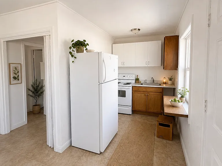 322 Daisy St S #0 — Photo 3