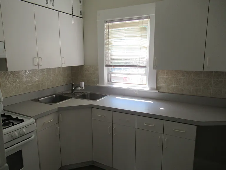 1518 Ridgewood Ave — Photo 9
