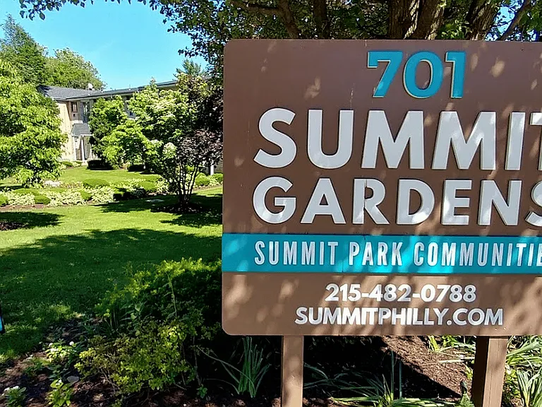 Summit Gardens — Photo 12
