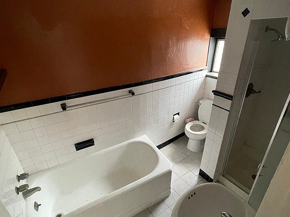 4th image of 1539 E Moyamensing Ave #2