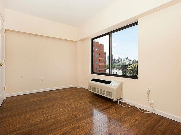 4th image of 26-27 2nd St #5I