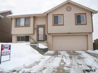 8303 Read St, Omaha, NE 68122