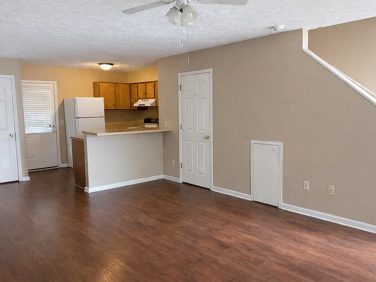 2 Bed 1.5 Bath Townhomes — Photo 25