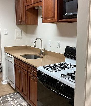 2nd image of 217 Victor Pkwy #217G