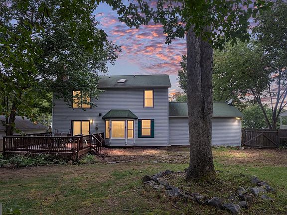 4th image of 10611 Maple Ridge Dr