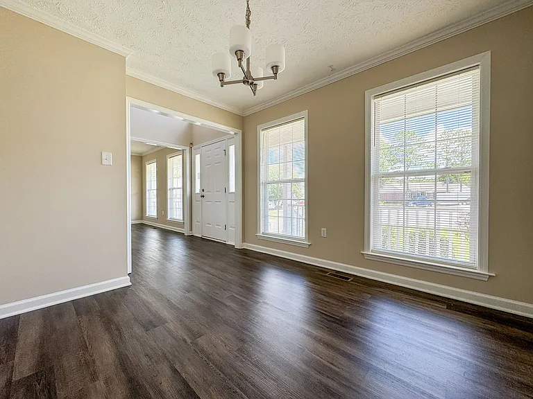 800 Connaly Dr — Photo 7