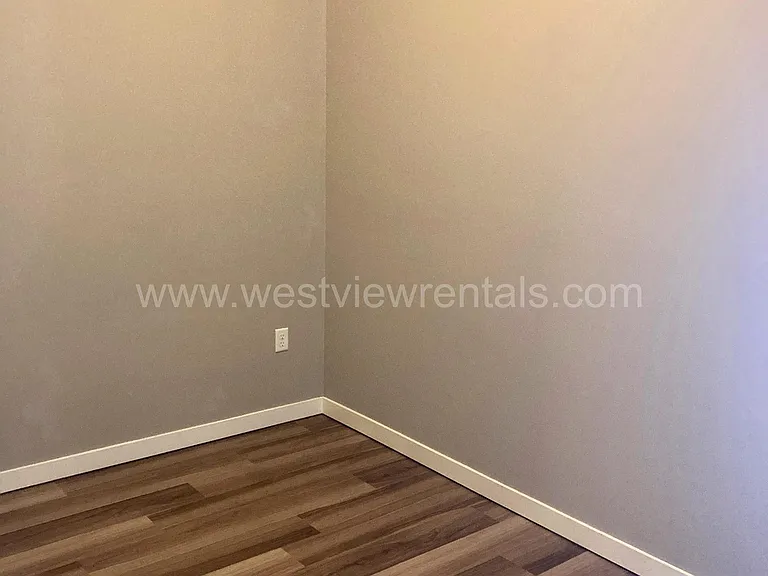 203 E Laurel St — Photo 259