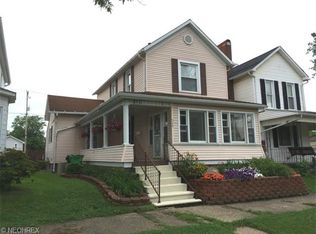 526 N Dawson St, Uhrichsville, OH 44683