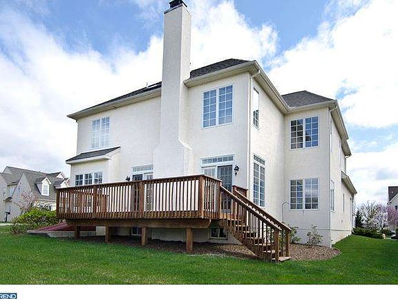 3rd image of 400 Waynebrook Dr