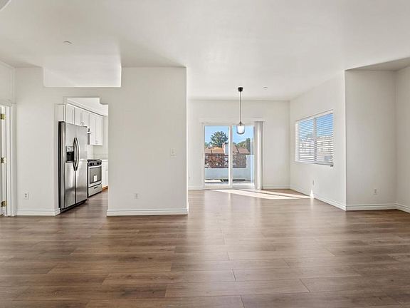 3rd image of 1433 Federal Ave #202